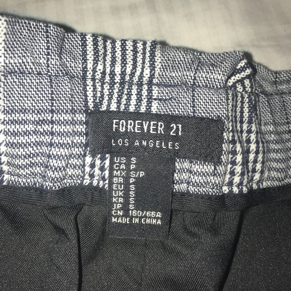 Retro Shorts - Picture 6 of 7